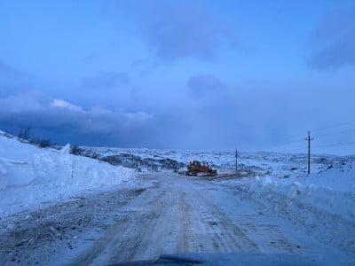 Дорожники Заполярья анонсировали продление закрытия дороги в Териберку