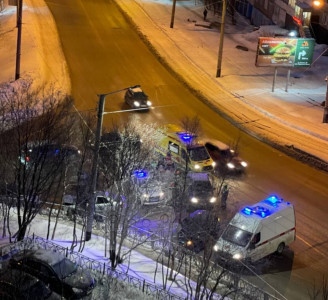 В аварии с тремя легковушками в центре Мурманска пострадал человек