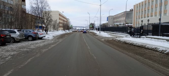 Водитель сбил девушку на пешеходном переходе в Североморске