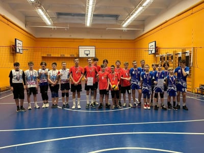 В Апатитах прошел турнир по волейболу среди школьников