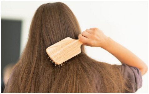 Спасут от выпадения: Каких витаминов не хватает, если начали «сыпаться» волосы — объяснила трихолог