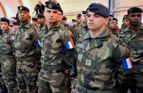 «Мы убьем их всех»: депутат Госдумы Толстой наделал шума на весь мир, на чистом французском пообещав солдатам Франции «кровавую баню»