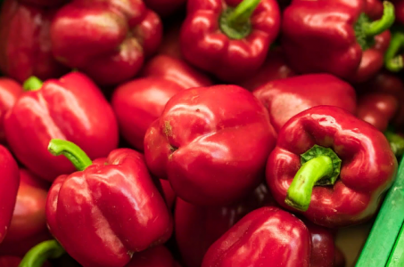«Высокоурожайные красавцы»: Агроном Виктория Карелина рассказала о 3 лучших сортах сладкого перца — бешеная плодовитость