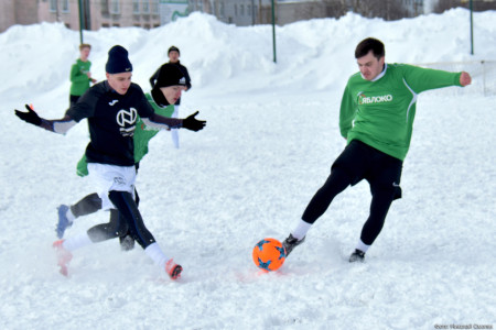 Команда «Апатиты» победила на Полярной Олимпиаде 2024 года в соревнованиях по мини-футболу на снегу