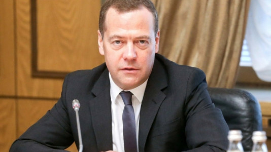 Медведев приедет в Мурманскую область на встречу с губернатором Чибисом