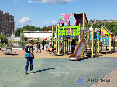 Строительство 30 детских площадок в Мурманске закончится до конца мая
