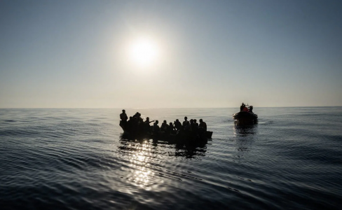 Хотели спастись: самодельная лодка пошла ко дну — погибли более 90 человек, включая детей