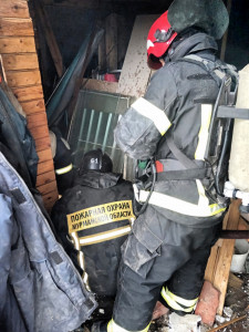 Спасатели при тушении пожара в Полярных Зорях использовали тепловизор