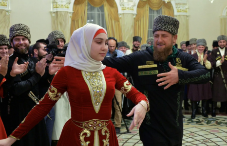 «Знал, что не дружат с головой»: Рамзан Кадыров высказался о запрете исполнения гимна РФ в Чечне