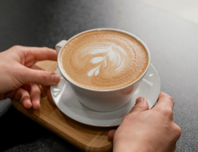 Не на завтрак: Врач Сараев назвал идеальное время для употребления кофе — как не навредить себе