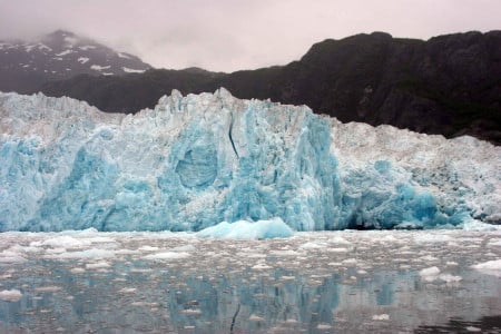 Климатологи забили тревогу: Ледники в Антарктиде стали таять быстрее — дальше будет хуже