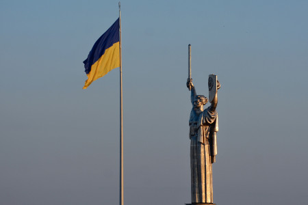 «А мне уже не больно»: На Украине разрушили еще один памятник советским солдатам, обломки продадут — решение Киева прокомментировала Витязева