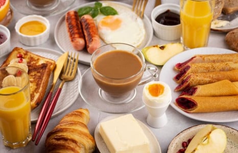 Сосуды под защитным колпаком: врач назвал лучший завтрак для борьбы с холестерином — спаситель сердца