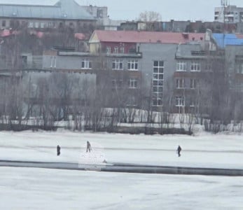 Ребенок провалился под лед на озере в Мончегорске