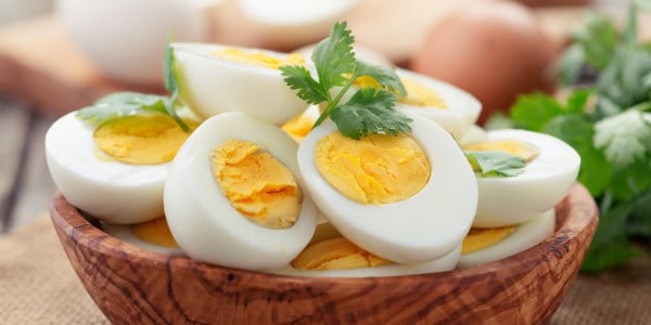 Беру яйца и еще 2 продукта: Готовлю быстрый салат «Альбинос» всего за 6 минут — домашние едят его трижды в день
