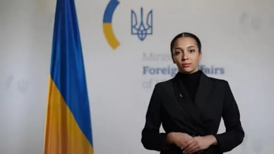 На Украине набирает обороты скандал из-за киберпомощника МИД: Розали Номбре — «засланный казачок»?