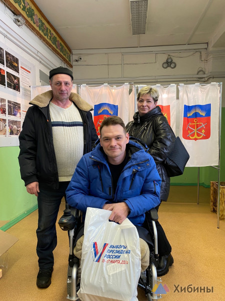 Участник СВО проголосовал на выборах Президента в Мурманске
