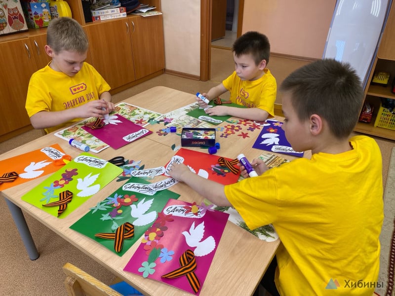 Снежногорские инклюзивные волонтеры посетили Детей войны