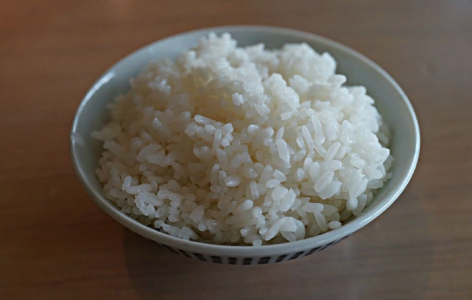 «Секрет мудрых хозяек»: сварить рассыпчатый рис проще простого — всегда идеальный гарнир