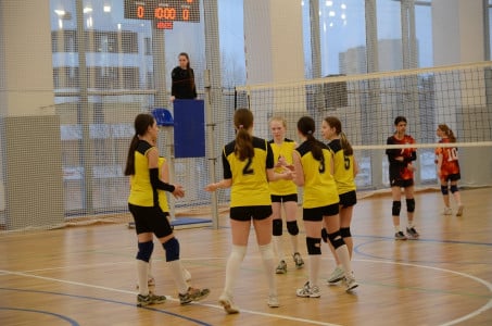 «Юность-1» и «Лапландия» победили в первый день турнира по волейболу «Мимоза» в Оленегорске