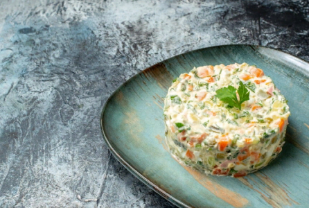 Этот «Оливье» перевернёт ваши представления о кулинарии: готовлю традиционный салат по-японски — дело 2 минут