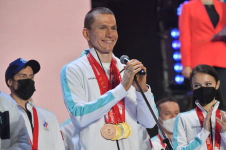 Александр Большунов не будет участвовать в гонке в Мончегорске — спортсмен закрыл сезон