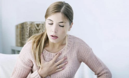 Безобидная одышка может быть опасным симптомом: это говорит о проблемах с сердцем, сосудами или щитовидкой — кардиологи бьют тревогу