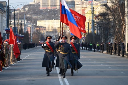 Накануне Дня Победы в Мурманске прошла генеральная репетиция военного парада